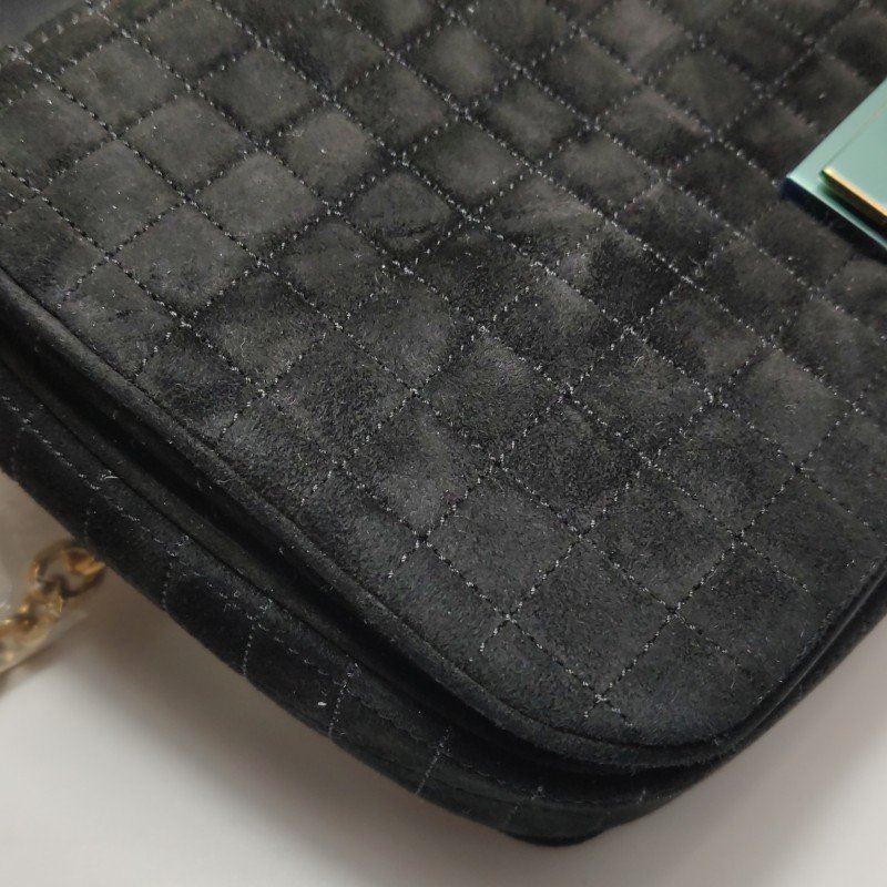 Celine CBag中號翻毛皮純色絎縫金屬扣斜挎包單肩包-13