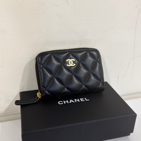 #全新帶膜 #全配🉑送禮 香奈兒黑金ㄇ字拉鍊零錢包 芯片款