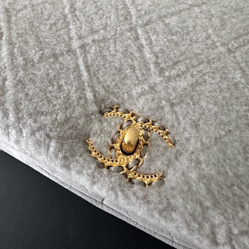 Chanel 小羊皮毛毛 灰色 口蓋包 肩背包 芯片-17