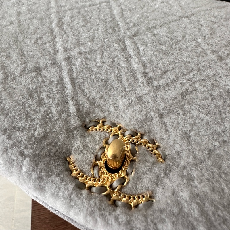 Chanel 小羊皮毛毛 灰色 口蓋包 肩背包 芯片-20