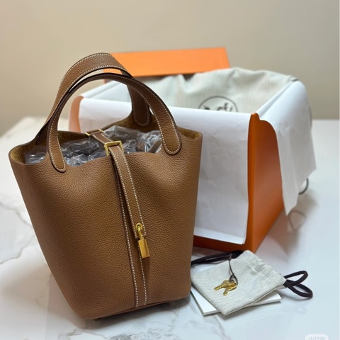 #全新帶膜 #配件齊全🈶購證 愛馬仕菜籃子金棕金picotin18