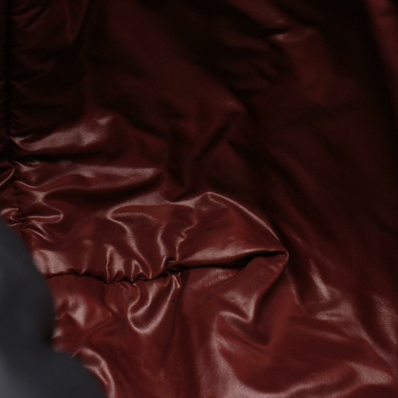 香奈兒 Coco Cocoon 小號手提包，尼龍皮革，黑色波爾多紅色配色，二手 CC-6