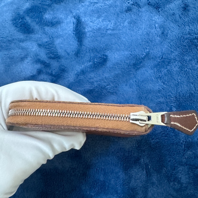 HERMES Silk'in 絲巾拉鍊短夾 - 金棕 /自由之城-9