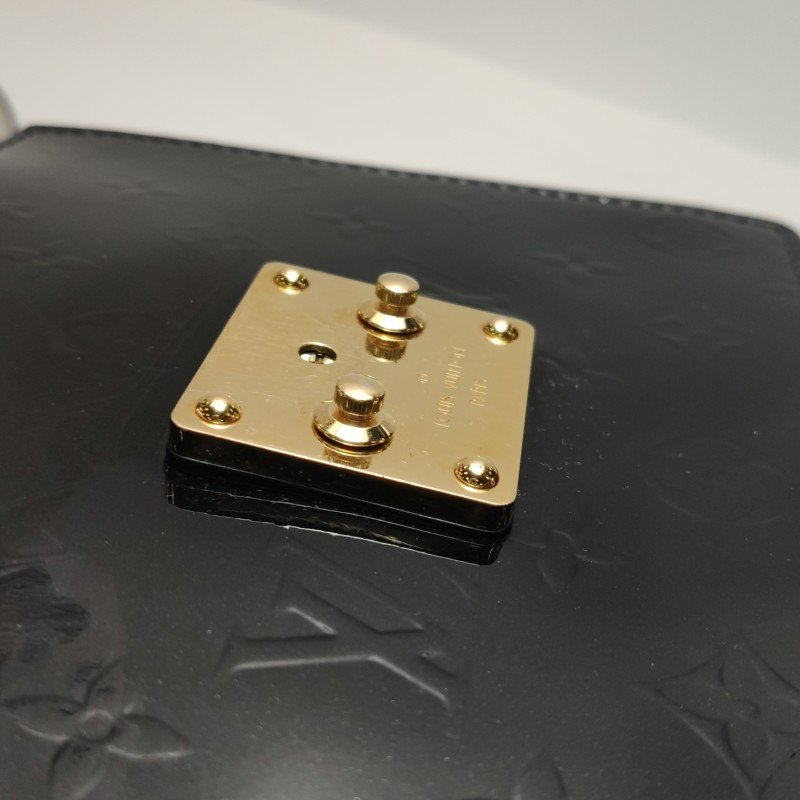 Louis Vuitton(LV)Spring Street牛皮漆皮老花壓紋S-lock鎖扣斜挎包單肩包-10