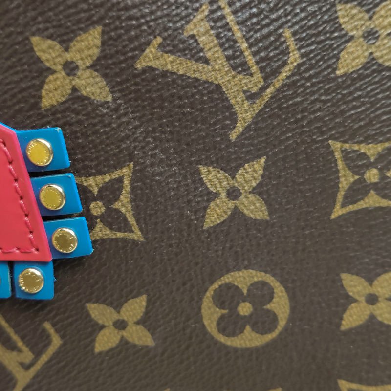 Louis Vuitton(LV)Alma小號牛皮拼色Monogram印花拉鏈手提包-17