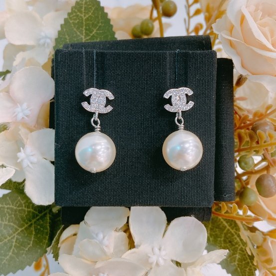 TW4594	Chanel 香奈兒 閃鑽 珍珠 優雅 氣質 銀飾 Mini CC With Pearl Earrings Crystal/Pearl x PHW-2