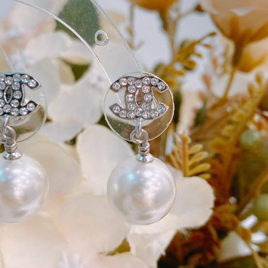 TW4594	Chanel 香奈兒 閃鑽 珍珠 優雅 氣質 銀飾 Mini CC With Pearl Earrings Crystal/Pearl x PHW-5