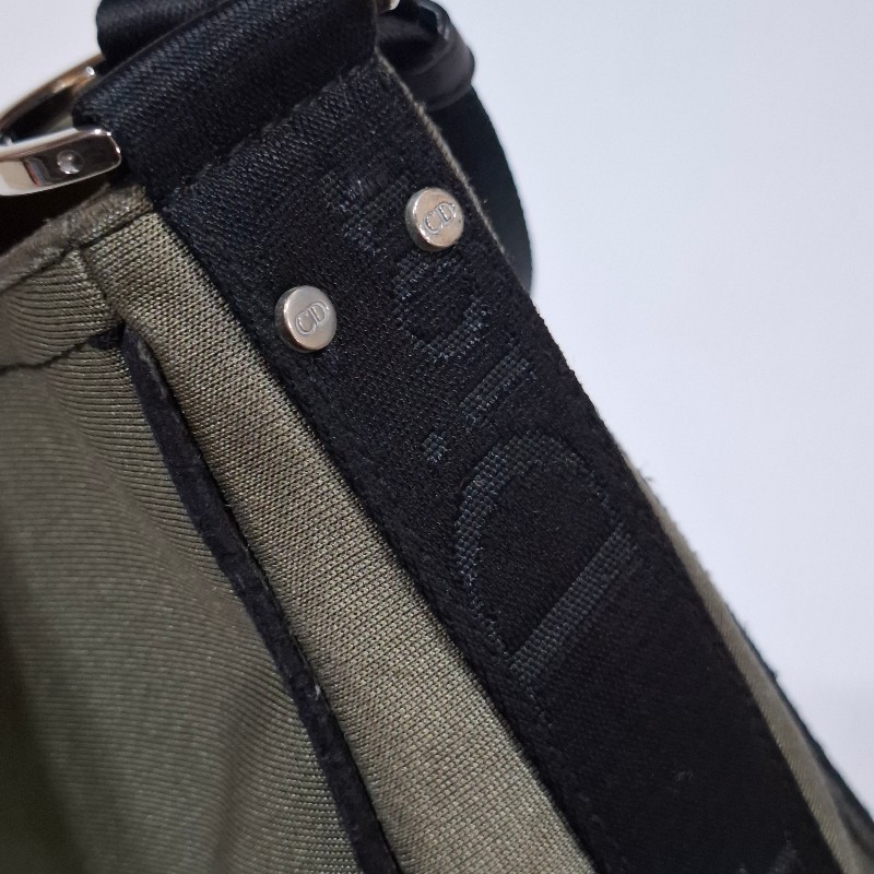 Christina Dior 水鑽釦頭Hobo包-26