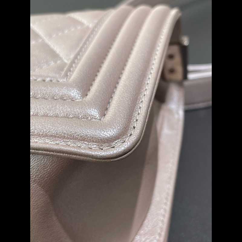 Chanel  Leboy 20cm 小號 珠光色粉 銀扣-13