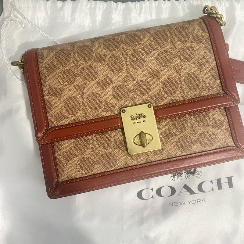 COACH 塗層帆布Chain Shoulder金 扣肩背袋-0