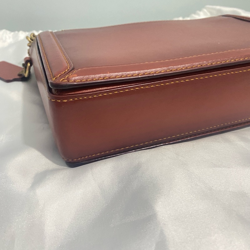 COACH 塗層帆布Chain Shoulder金 扣肩背袋-13