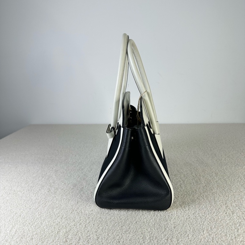 PRADA 熊貓拼色托特包 手提包 有肩帶可斜挎 白色牛皮拼黑色帆布 尺寸約33*24 款式稀有-2