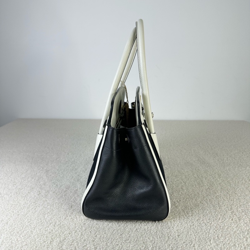 PRADA 熊貓拼色托特包 手提包 有肩帶可斜挎 白色牛皮拼黑色帆布 尺寸約33*24 款式稀有-3