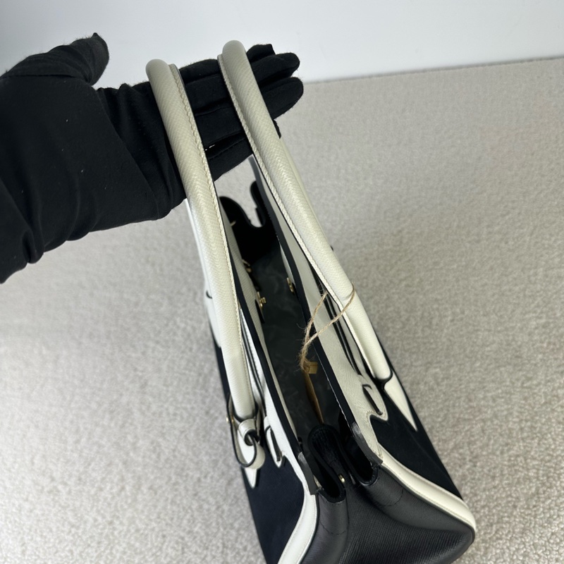 PRADA 熊貓拼色托特包 手提包 有肩帶可斜挎 白色牛皮拼黑色帆布 尺寸約33*24 款式稀有-9