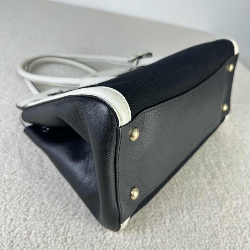 PRADA 熊貓拼色托特包 手提包 有肩帶可斜挎 白色牛皮拼黑色帆布 尺寸約33*24 款式稀有-17