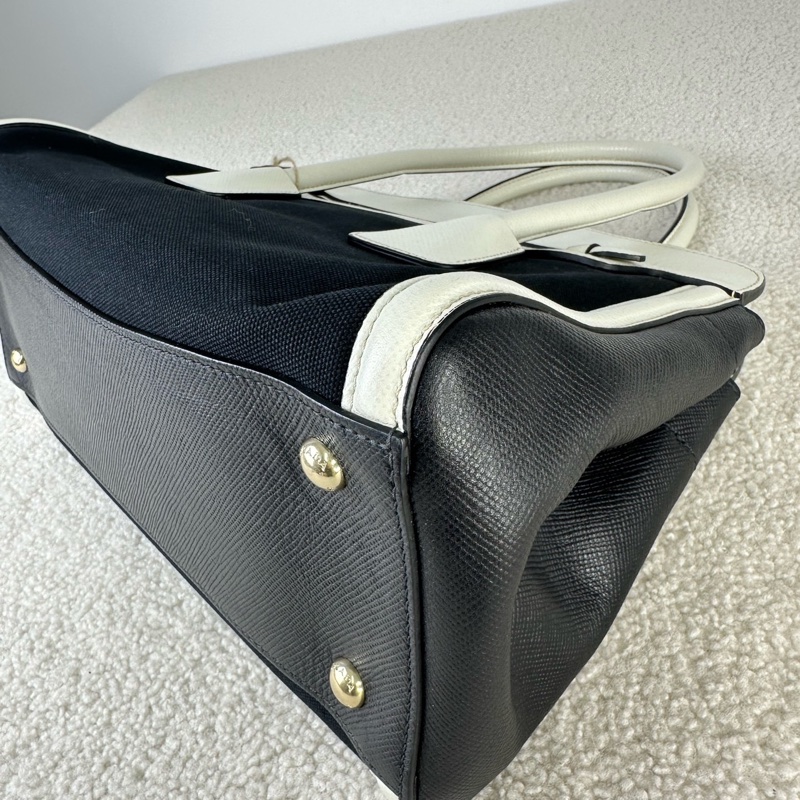 PRADA 熊貓拼色托特包 手提包 有肩帶可斜挎 白色牛皮拼黑色帆布 尺寸約33*24 款式稀有-18