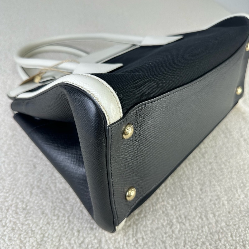 PRADA 熊貓拼色托特包 手提包 有肩帶可斜挎 白色牛皮拼黑色帆布 尺寸約33*24 款式稀有-19