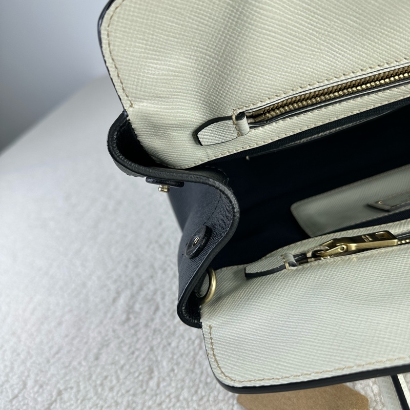 PRADA 熊貓拼色托特包 手提包 有肩帶可斜挎 白色牛皮拼黑色帆布 尺寸約33*24 款式稀有-23