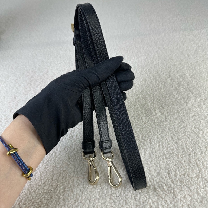 PRADA 熊貓拼色托特包 手提包 有肩帶可斜挎 白色牛皮拼黑色帆布 尺寸約33*24 款式稀有-26