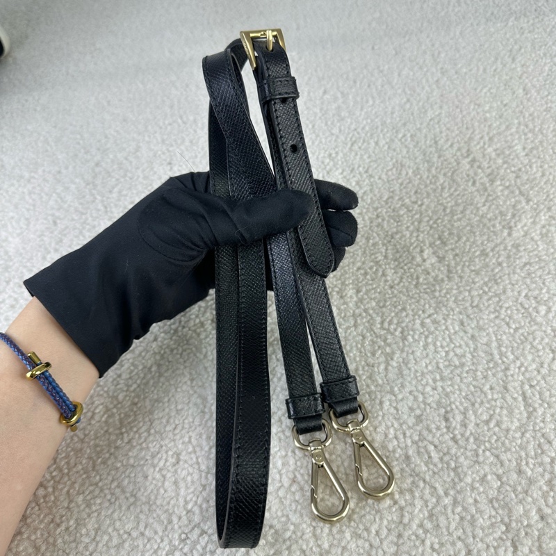 PRADA 熊貓拼色托特包 手提包 有肩帶可斜挎 白色牛皮拼黑色帆布 尺寸約33*24 款式稀有-27