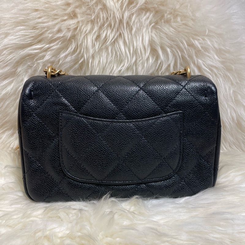 Chanel 心扣18cm牛皮-1