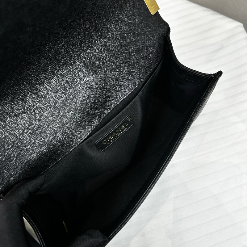 香奈兒/Chanel Leboy黑色牛皮金扣V紋中號肩背斜背包 25x8x15cm-6