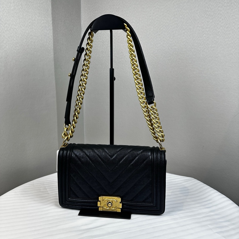 香奈兒/Chanel Leboy黑色牛皮金扣V紋中號肩背斜背包 25x8x15cm-8