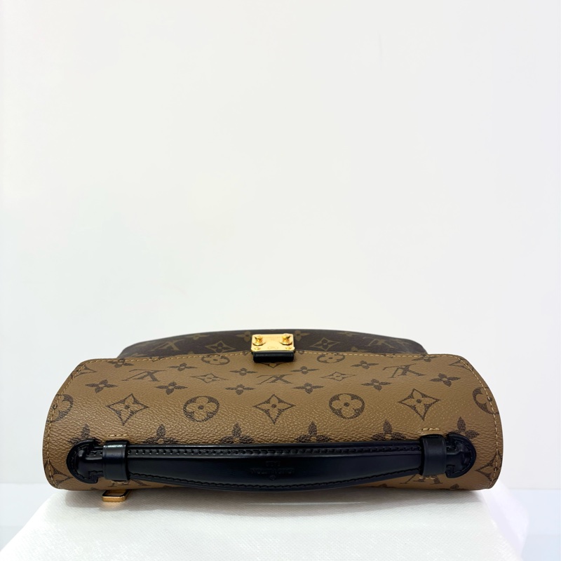 LV (M)雙色老花郵差包-3