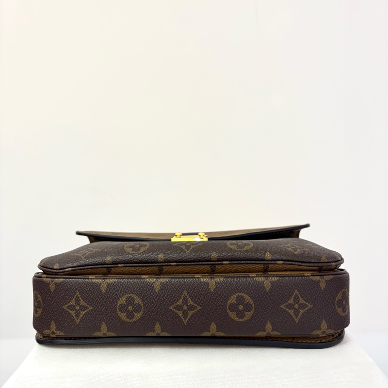 LV (M)雙色老花郵差包-4