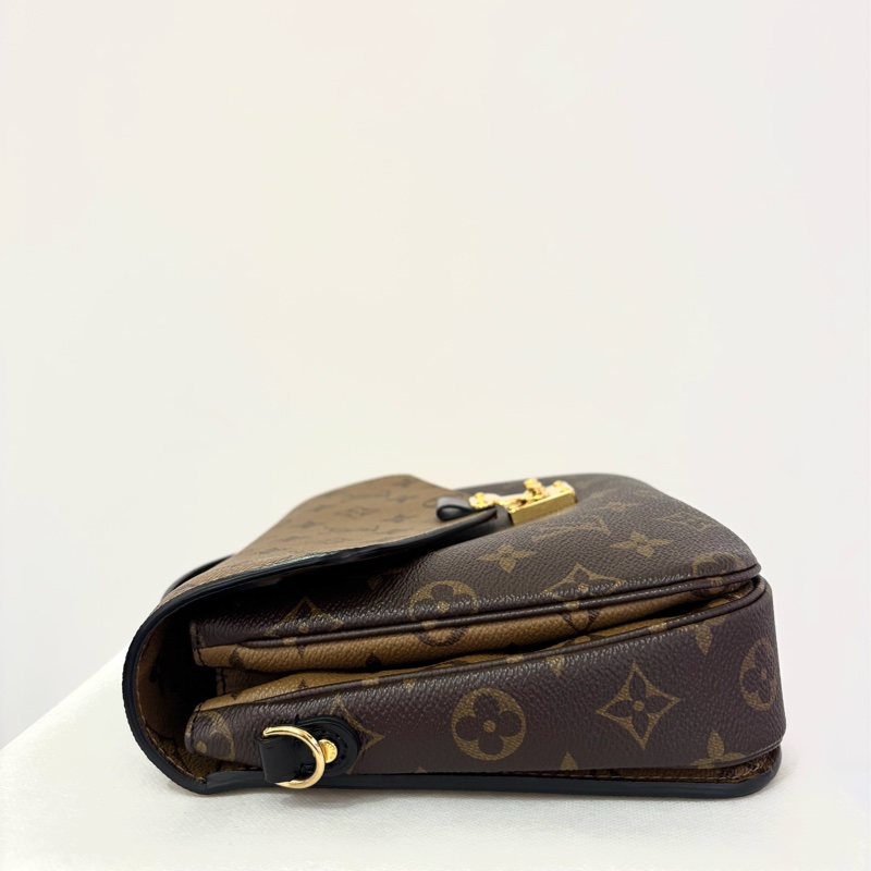 LV (M)雙色老花郵差包-6