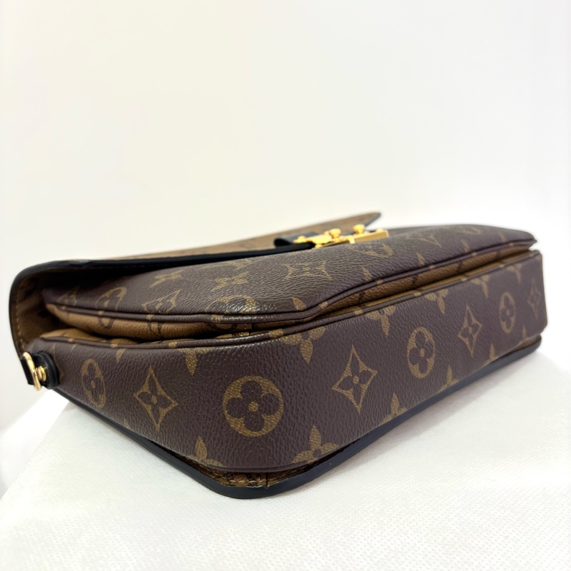 LV (M)雙色老花郵差包-9