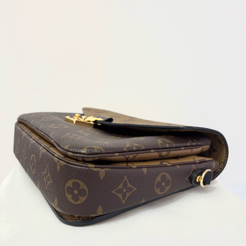 LV (M)雙色老花郵差包-10