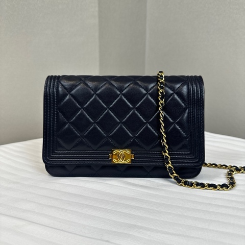 香奈兒/Chanel Boy WOC Wallet On Chain 深藍色菱格羊皮金扣鏈條錢包19x3.5x12.5cm
