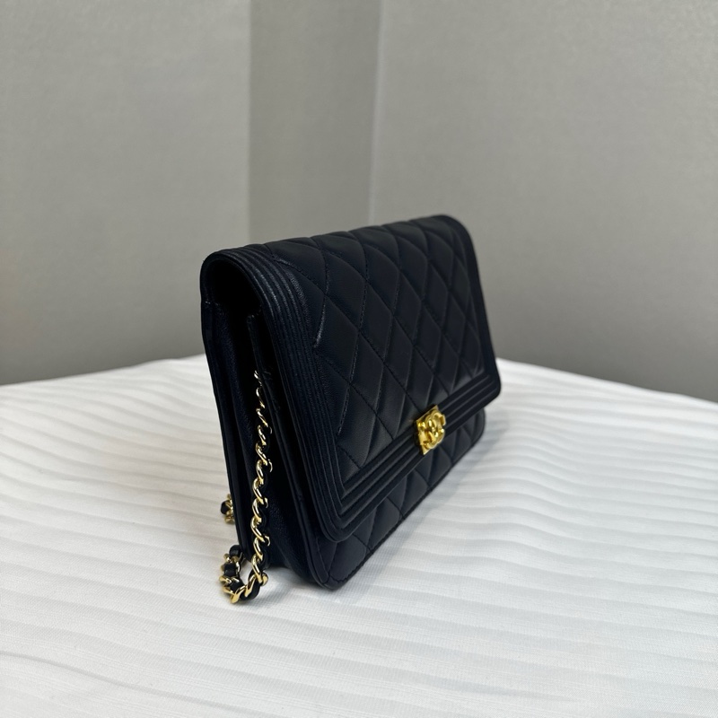 香奈兒/Chanel Boy WOC Wallet On Chain 深藍色菱格羊皮金扣鏈條錢包19x3.5x12.5cm-3