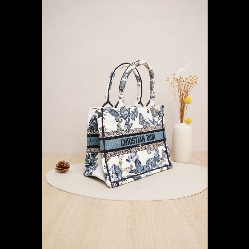 DIOR BookTote Mexico 小號蝴蝶刺繡 托特包Tote包購物袋手提包-1