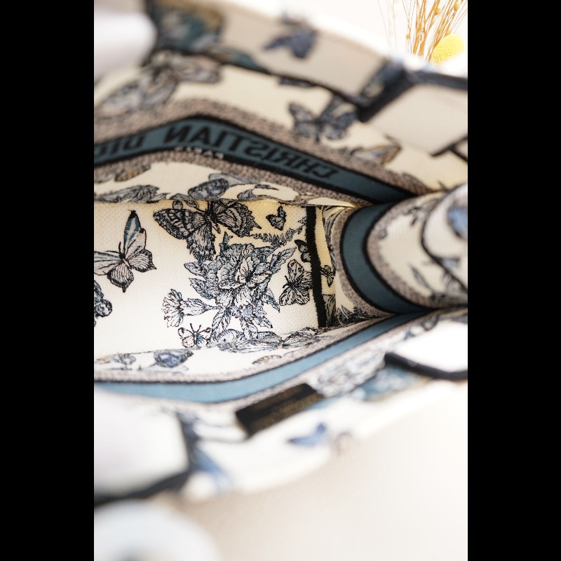 DIOR BookTote Mexico 小號蝴蝶刺繡 托特包Tote包購物袋手提包-11