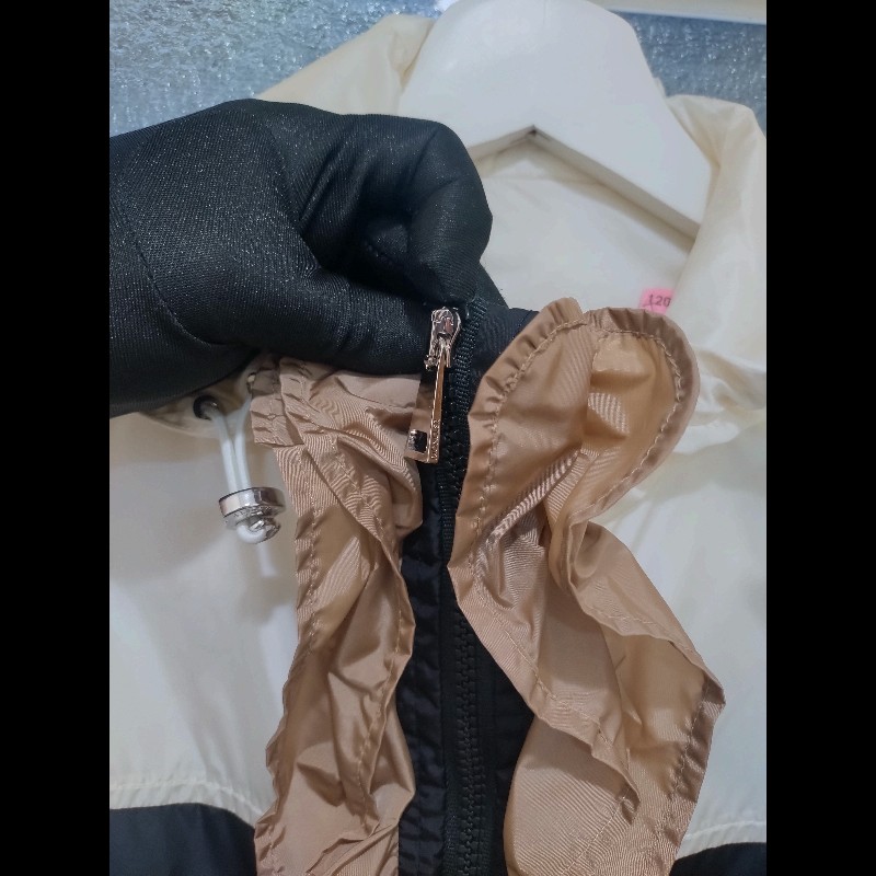 Moncler 黑白拼咖色有帽薄外套-6