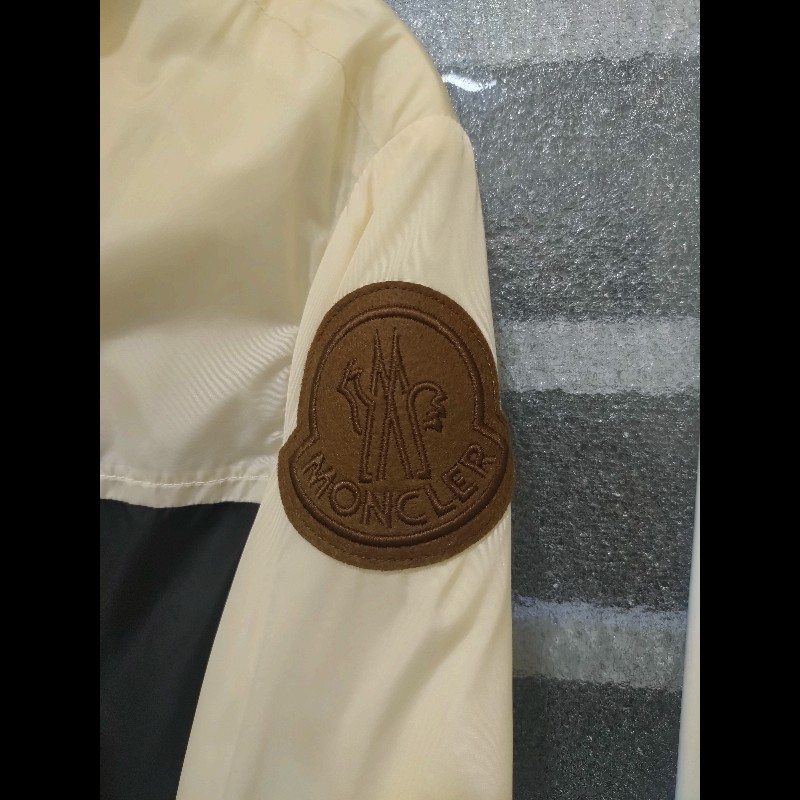 Moncler 黑白拼咖色有帽薄外套-7