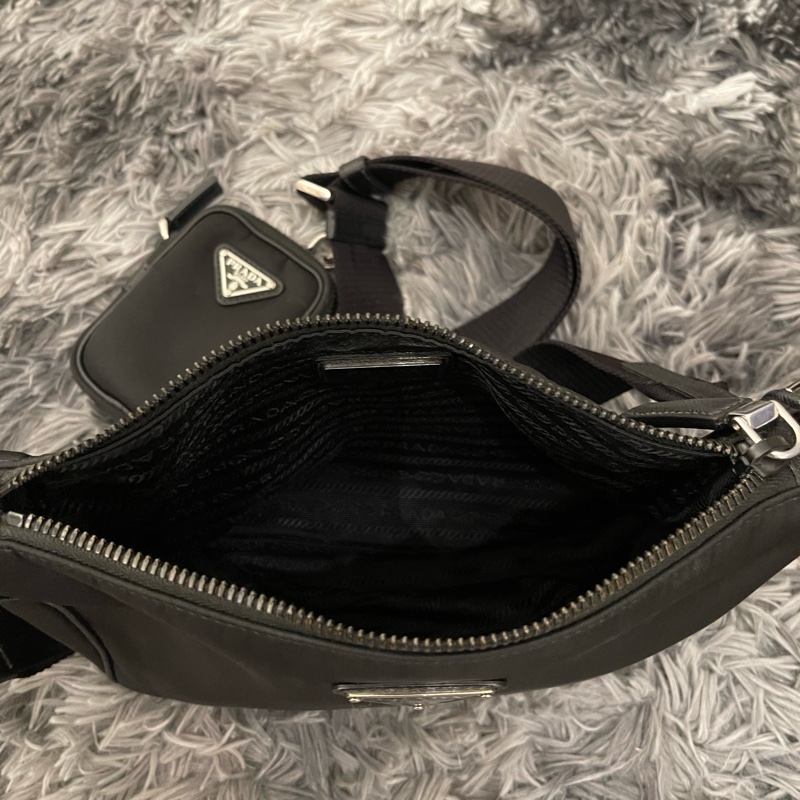 Prada尼龍三合一斜背包-9