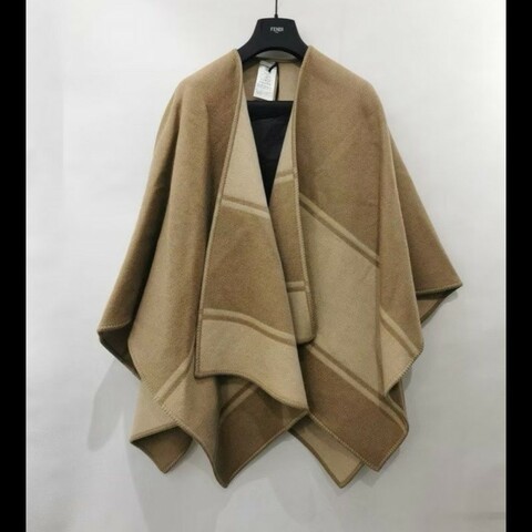 FENDI 駝色羊毛披肩 女款秋冬羊毛衣 均碼