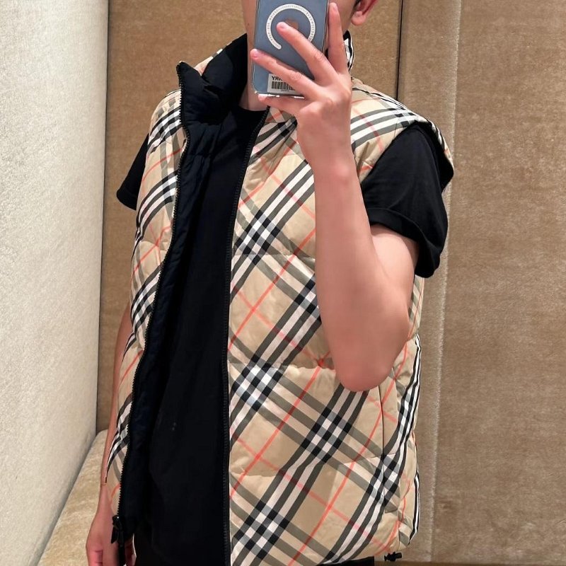 💎Han's house精品服飾💎Burberry 格紋 刺繡 戰馬 羽絨 背心 外套 雙面穿-2