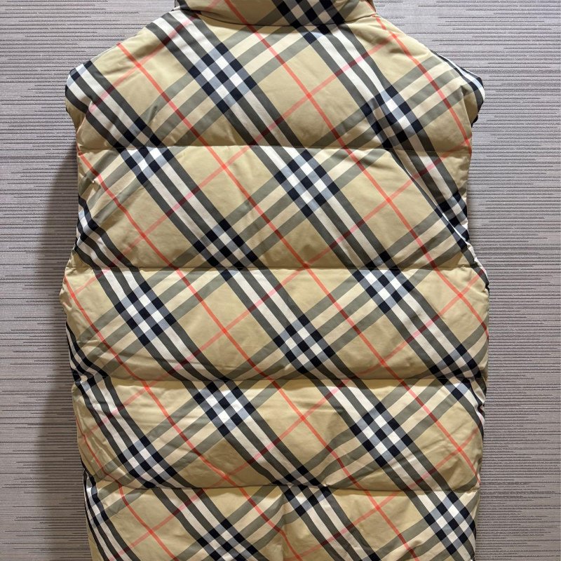 💎Han's house精品服飾💎Burberry 格紋 刺繡 戰馬 羽絨 背心 外套 雙面穿-5