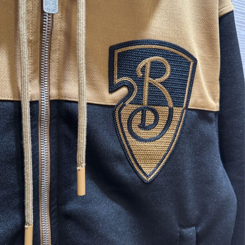 💎Han's house精品服飾💎Burberry 刺繡 連帽 外套 男女共穿 葡萄牙製 現貨 XXS ~ S 原價33900-3