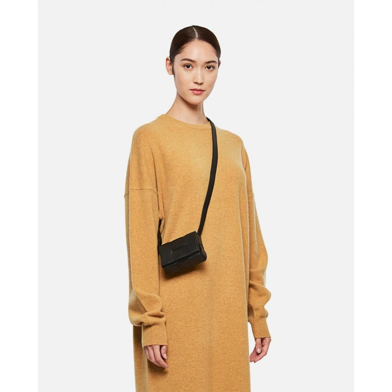 BOTTEGA VENETA 糖果磁帶袋-14