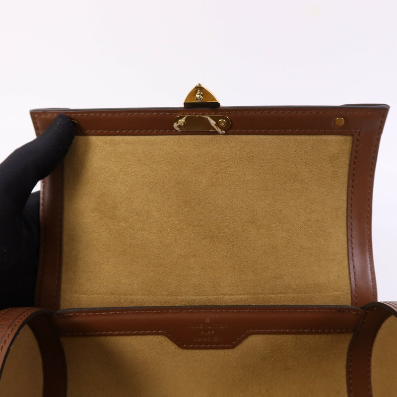 LOUIS VUITTON Monogram Papillon Trunk金扣肩背袋-12