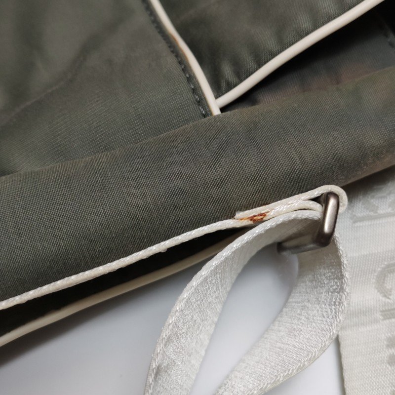 Chanel 尼龍布拼色雙Clogo中古單肩包-14