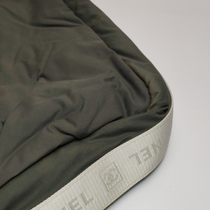 Chanel 尼龍布拼色雙Clogo中古單肩包-17