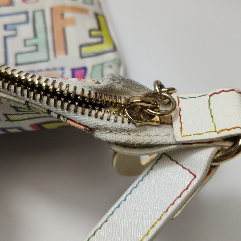 Fendi牛皮雙F老花斜挎包單肩包-17