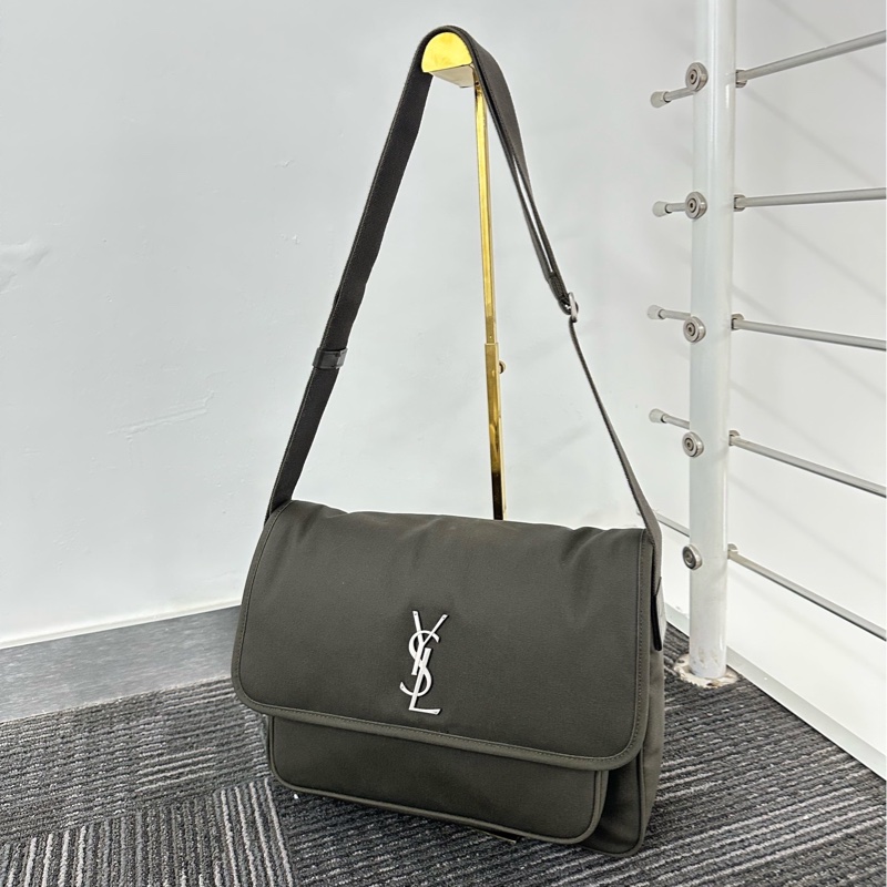 YSL聖羅蘭 niki郵差包 深卡其色棉材質 銀扣 尺寸約32.5*23-1