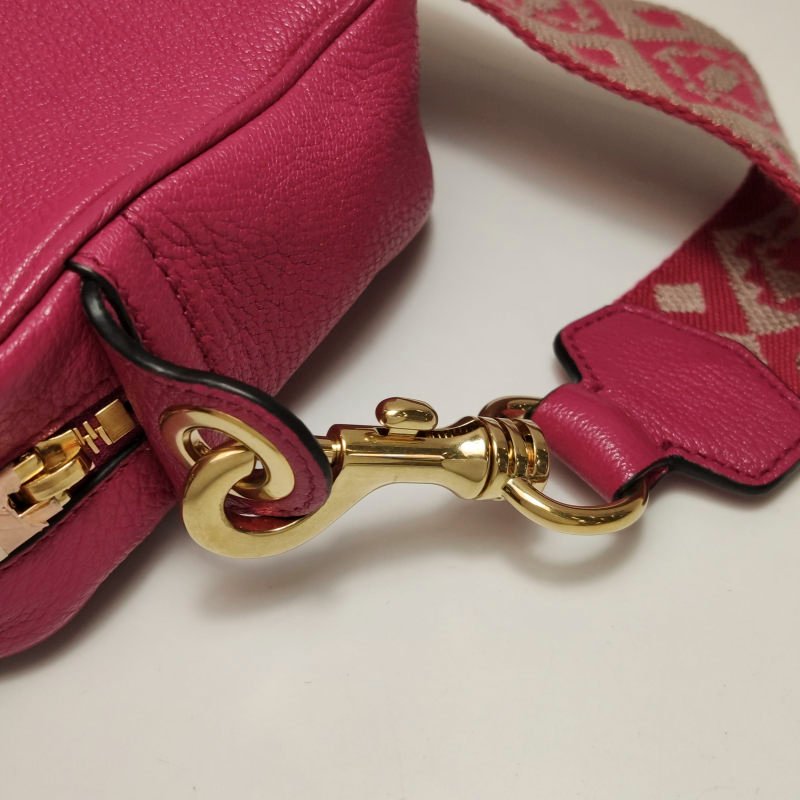 Miu Miu羊皮純色字母Logo斜挎包單肩包-11